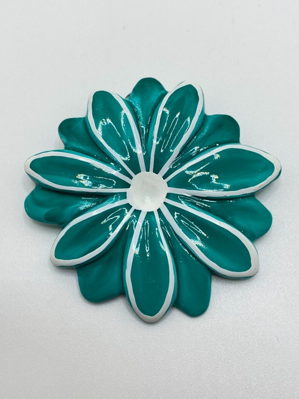 2/$20 👒 Vintage 1980s Teal Flower Brooch Folk Artisan Acrylic Chunky Boho Pin
